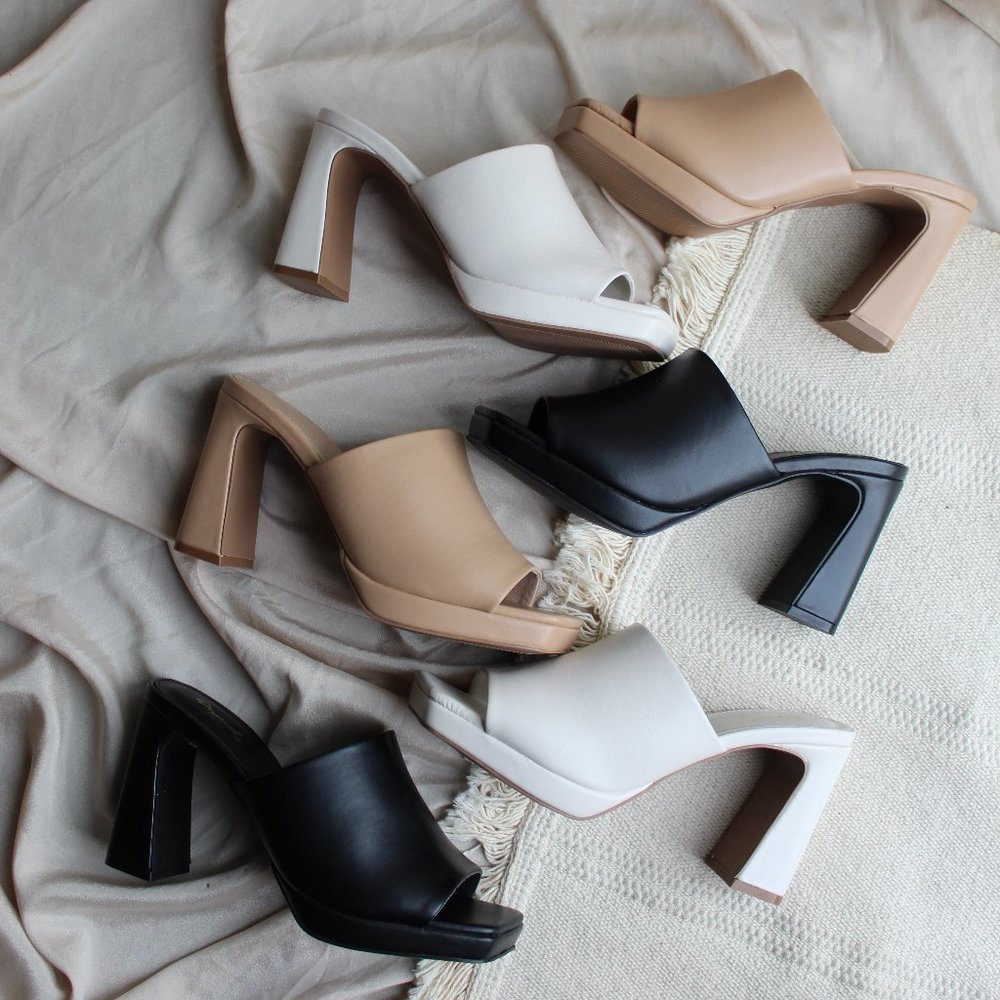 🚨LAST PAIR// Off White vegan leather block heel platform Mule - Picture 12 of 12